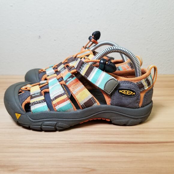 Keen Kids Size 2 Newport Hybrid Water Shoe Hiking Sandal Desert Stripe Camping - Picture 1 of 12